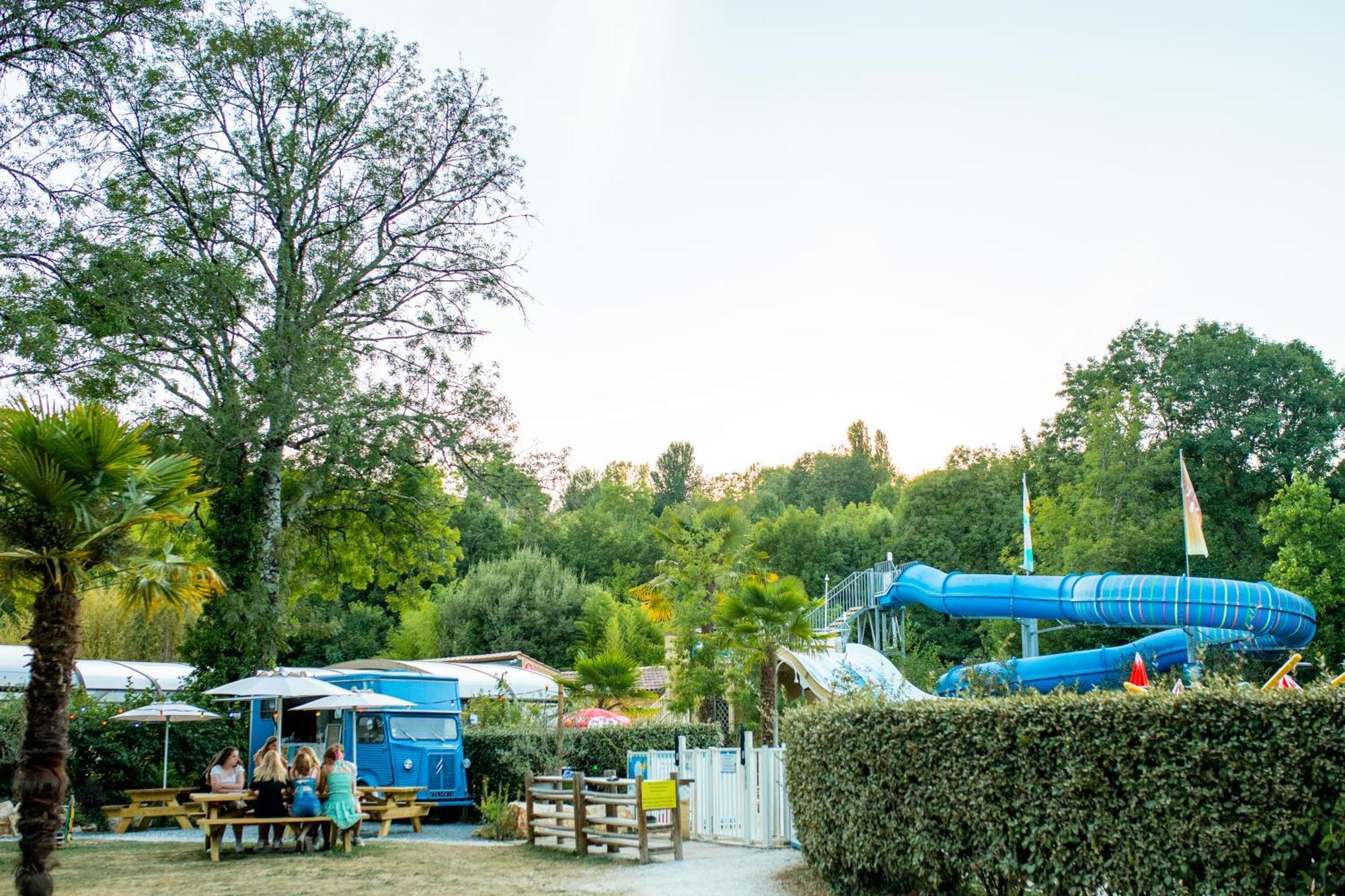 Camping Rcn Le Moulin De La Pique Belvès Exterior foto